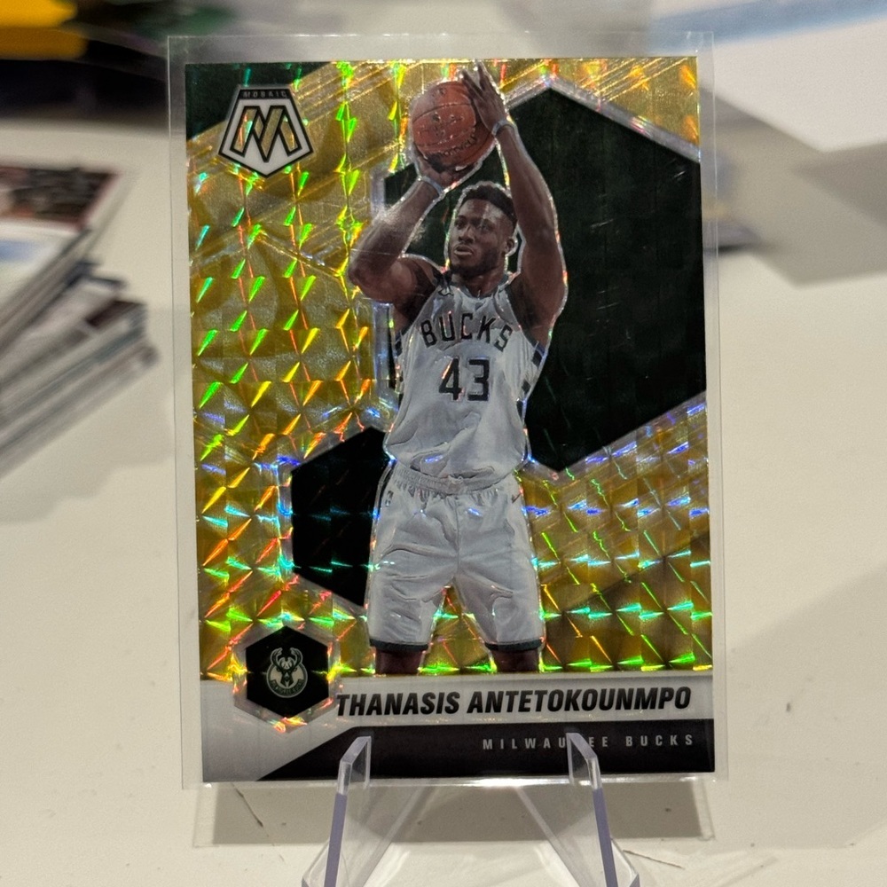 2020-2021 Thanasis Antetokounmpo Panini Mosaic Prizm Green Color Match